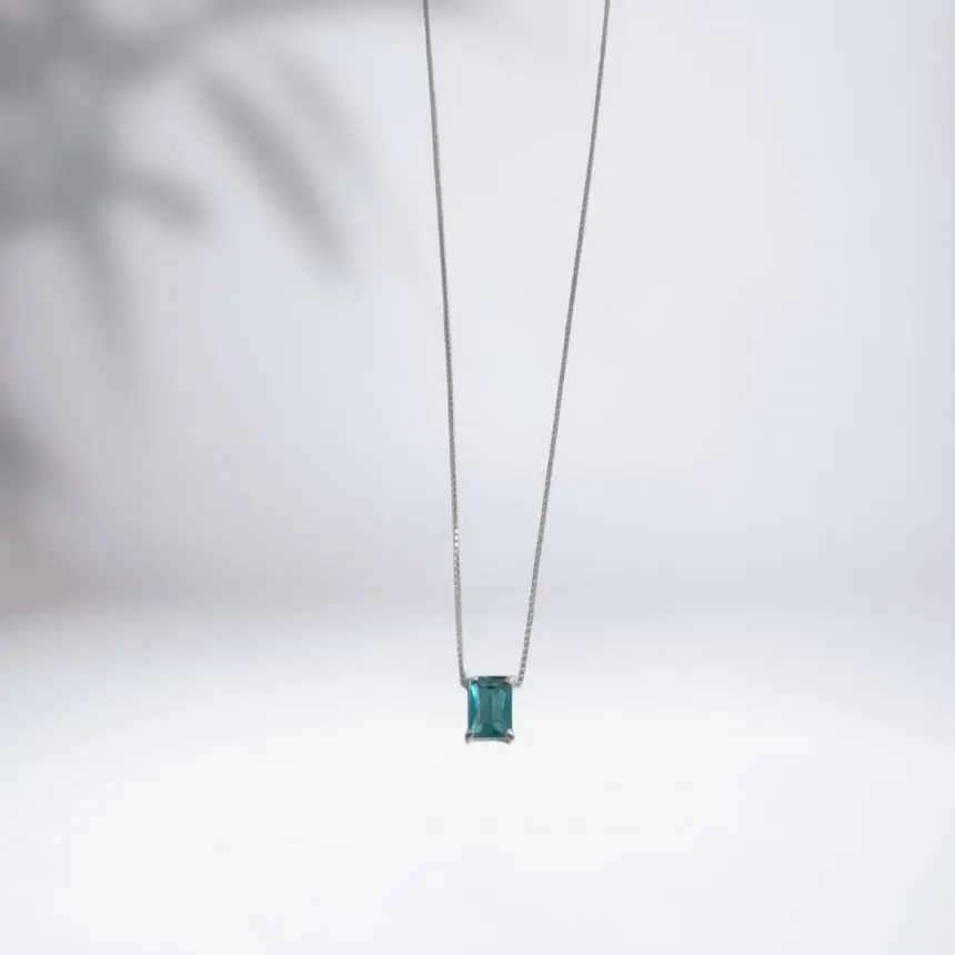 Corrente pingente quadrado zirconia verde