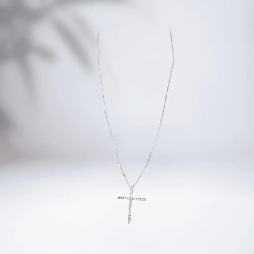 Colar Cruz cravejada zirconia