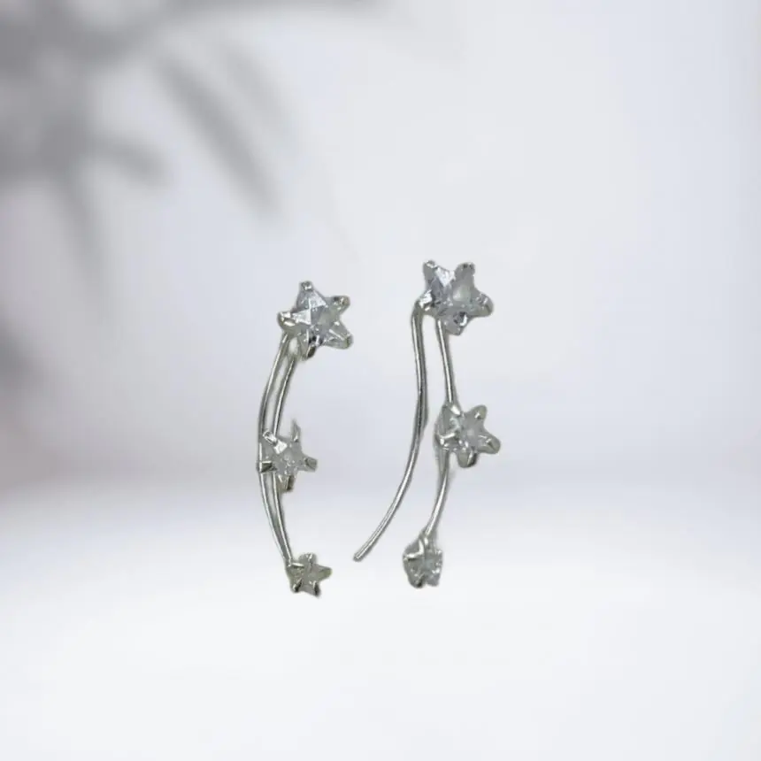 Brinco earcuff três estrelas cravejada