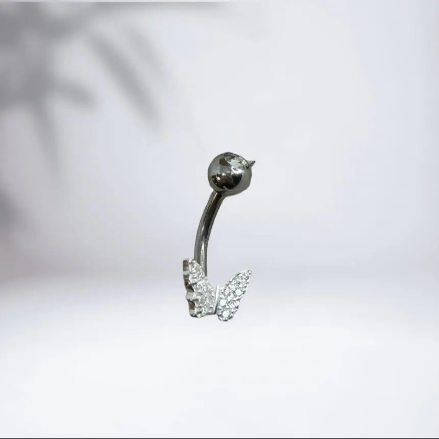 Piercing umbigo borboleta cravejada