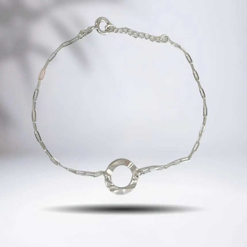 Pulseira um elo martelado vazado