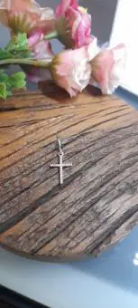 Pingente de Cruz Cravejada em Zirconia Branca P
