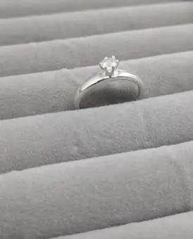 Anel solitario Zirconia Grossa