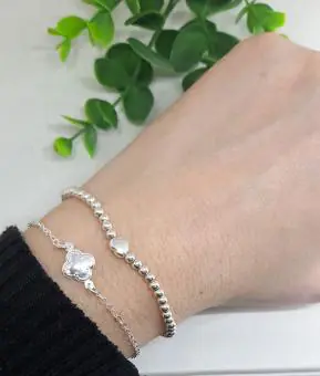 Pulseira bolinhas fio coração