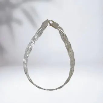 Pulseira trançada quatro fios