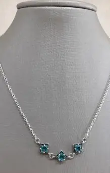 Choker tres quadrados zriconia