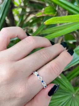 Anel trevo e zirconia azul
