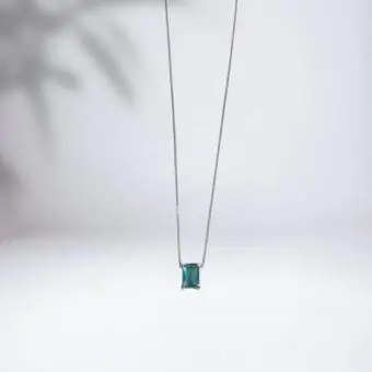 Corrente pingente quadrado zirconia verde