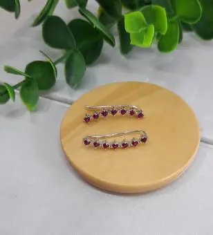 Brinco earcuff zirconia vermelha