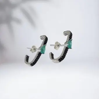 Brinco earhook zirconia negra e zirconia verde fusion - Código 1909