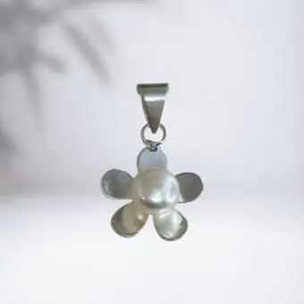 Pingente flor miolo perola