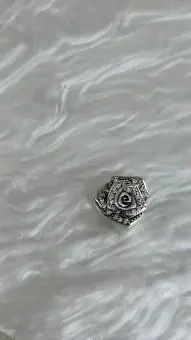 Berloque flor cravejado e Banho de Ródio branco