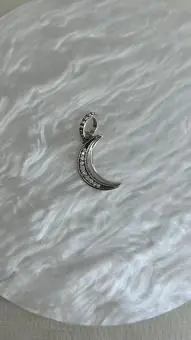 Berloque lua cravejada