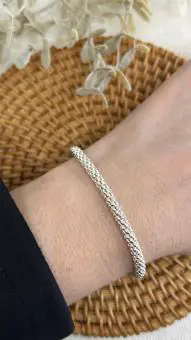 Pulseira pipoca prata branca